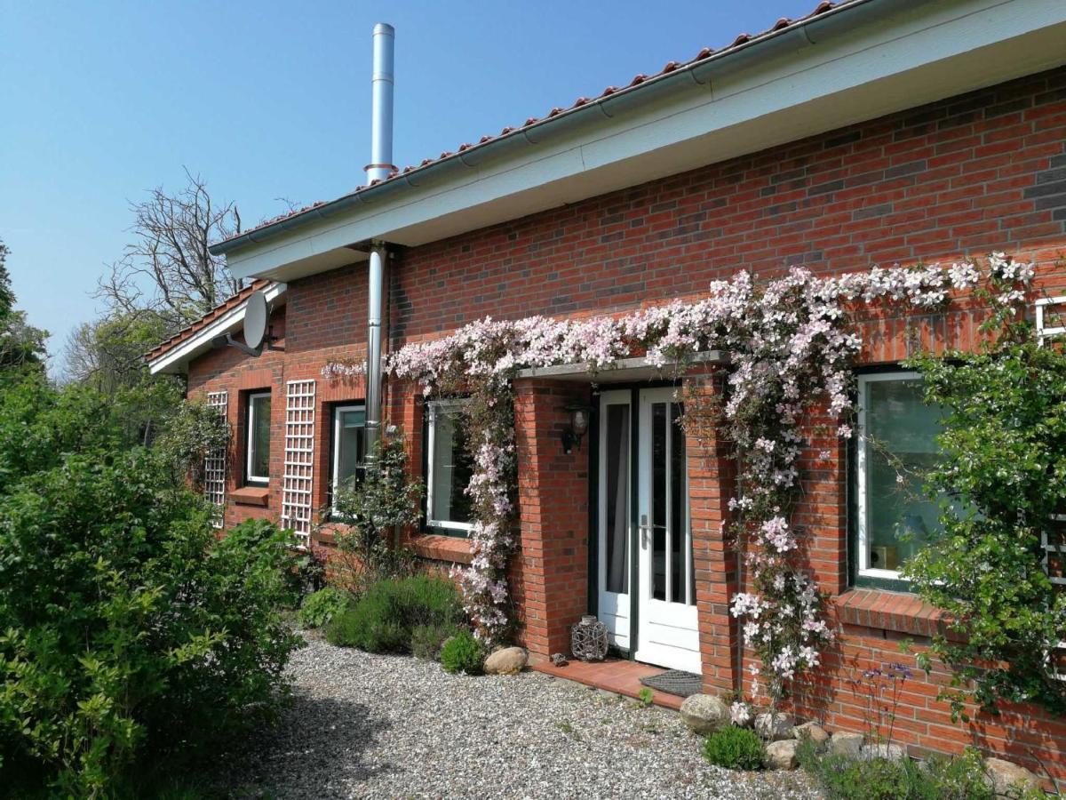 Ferienhaus Extrazeit_Urlaub Hasselberg  Экстерьер фото